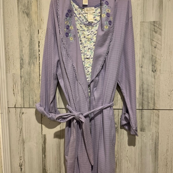Whisper Other - Lavender Floral Embroidered Women's Robe